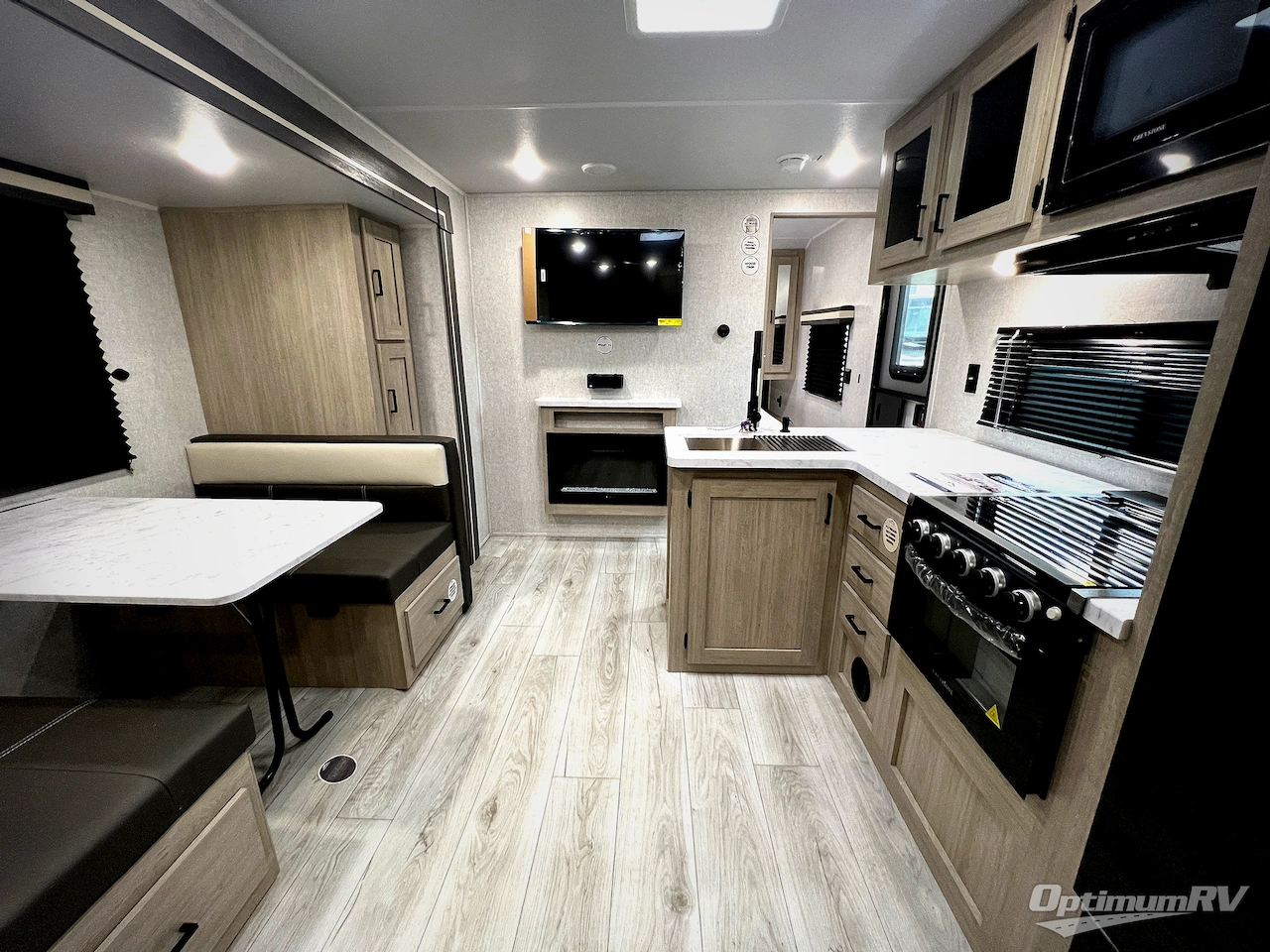 2026 East To West Della Terra 241BH Photo 4