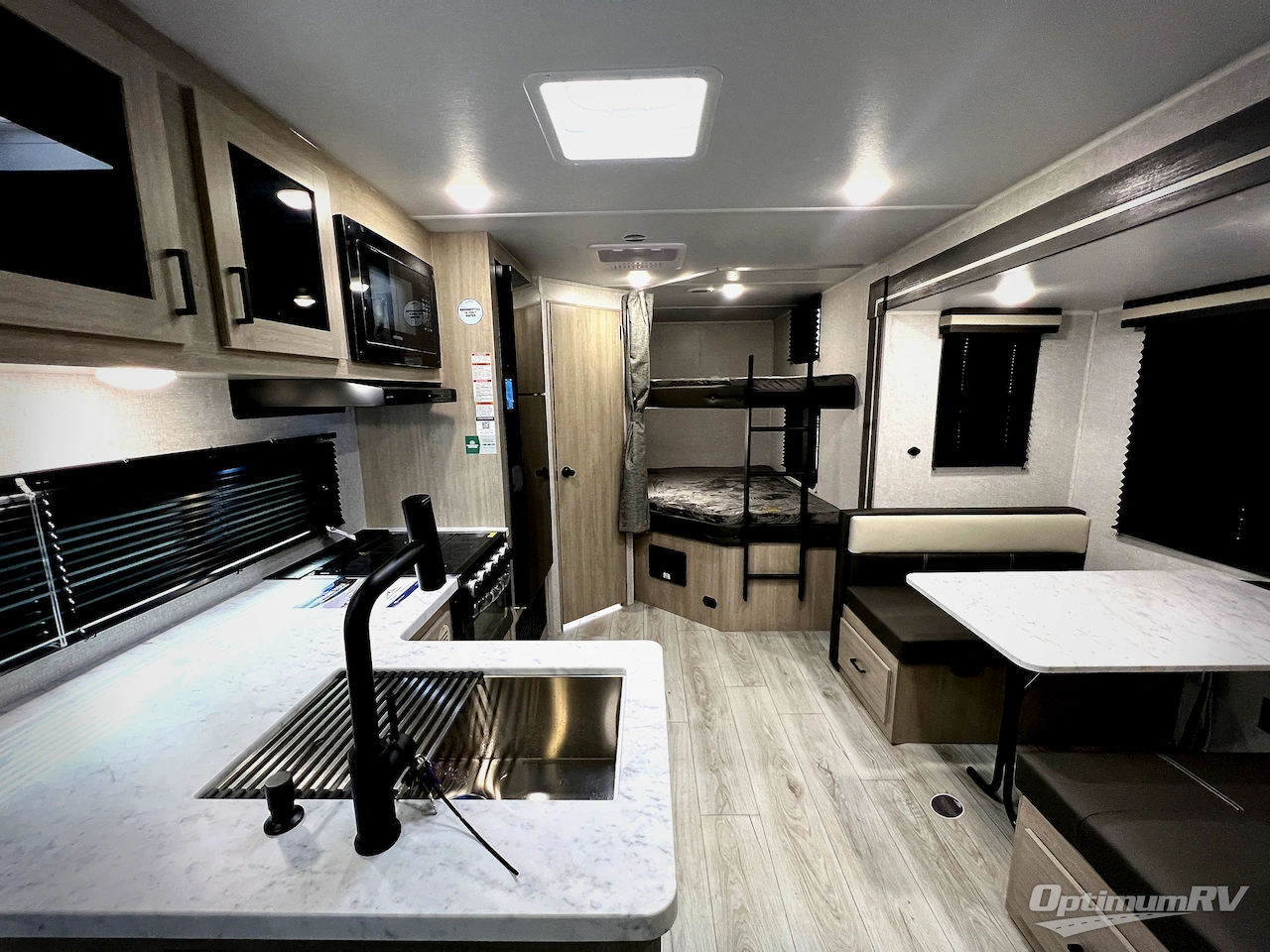 2026 East To West Della Terra 241BH Photo 5