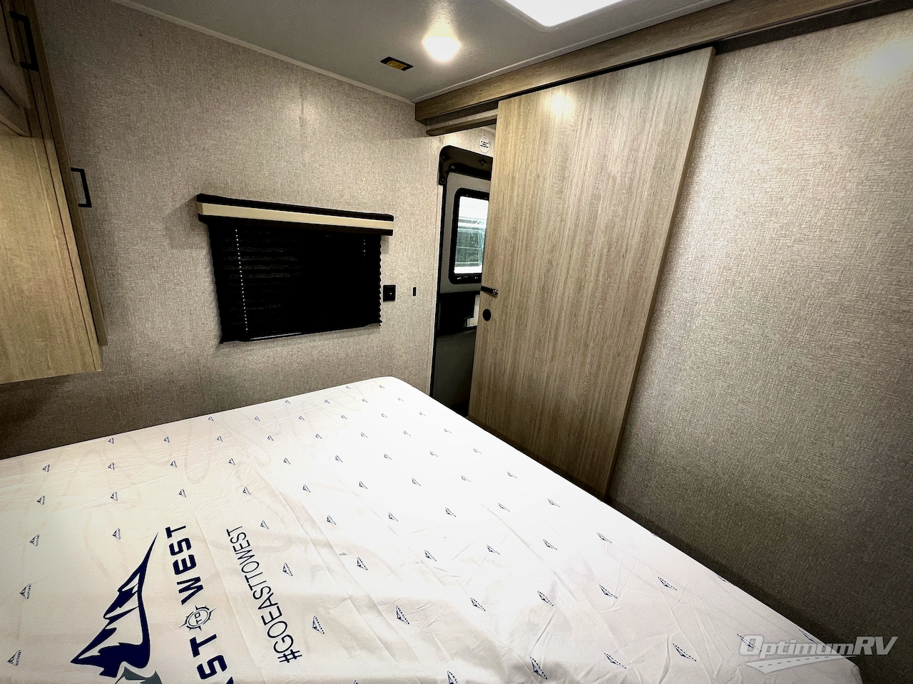 2026 East To West Della Terra 241BH Photo 24