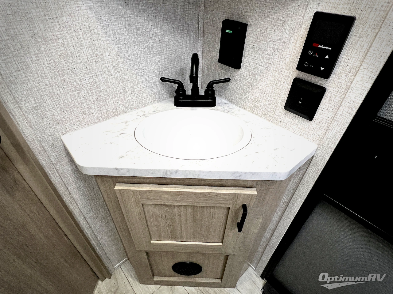 2026 East To West Della Terra 241BH Photo 28