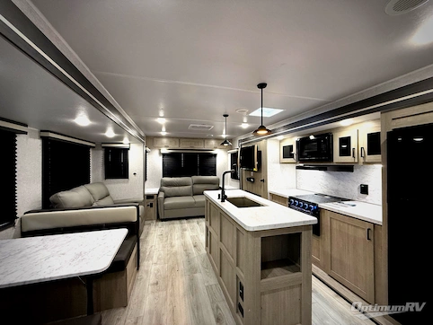 New 2026 East To West Della Terra 272RL Featured Photo