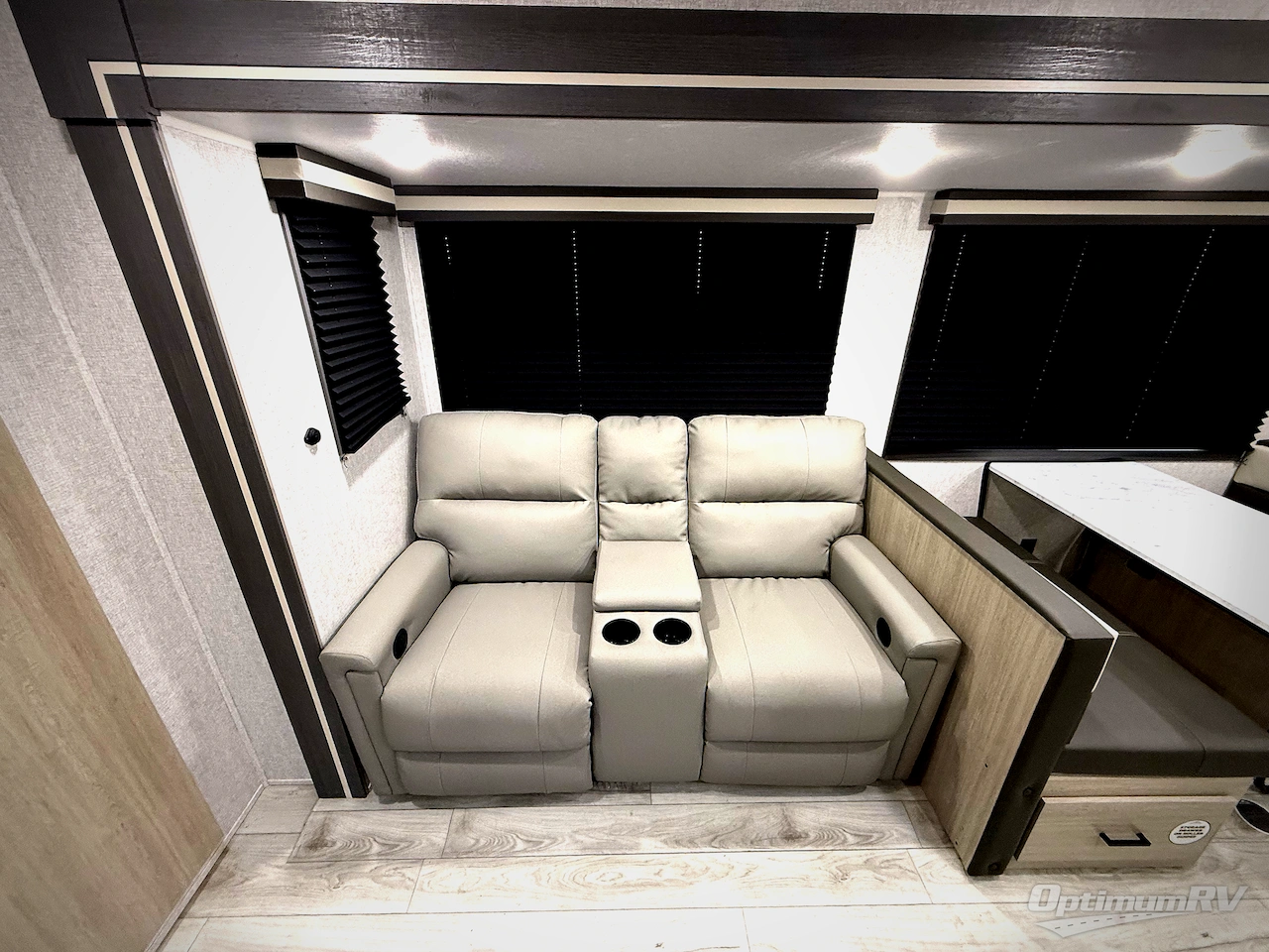 2026 East To West Della Terra 261RB Photo 10