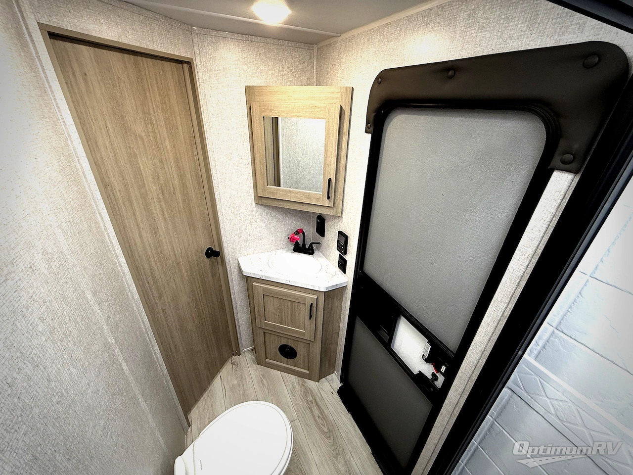 2026 East To West Della Terra 241BH Photo 14