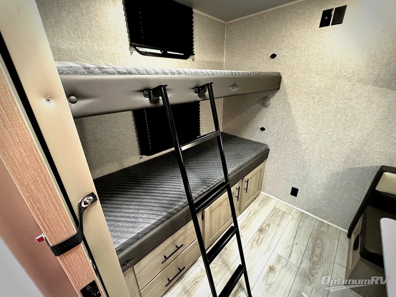 2026 East To West Della Terra 250QB Photo 14