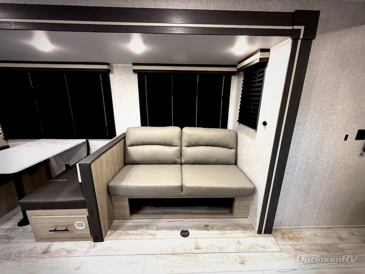 2026 East To West Della Terra 275BH Photo 9