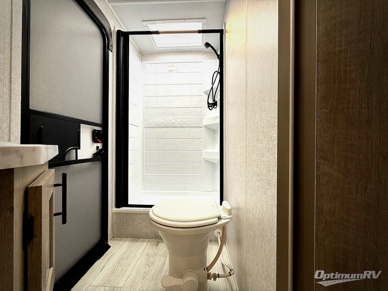 2026 East To West Della Terra 275BH Photo 13