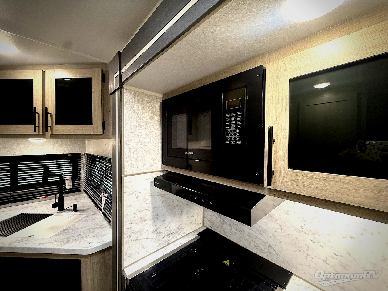 2026 East To West Della Terra 221ML Photo 12