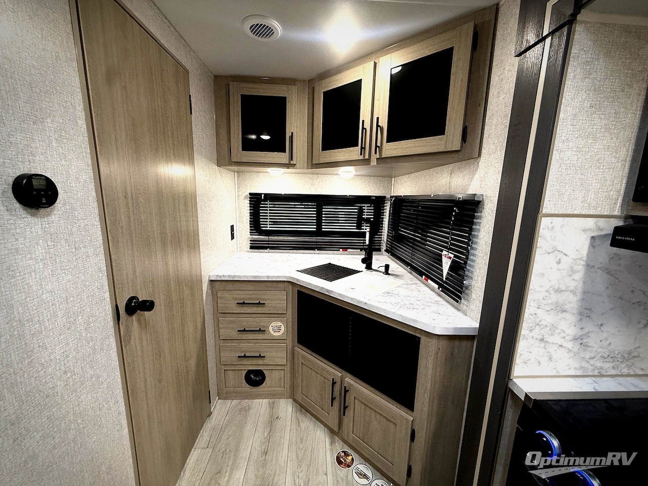 2026 East To West Della Terra 221ML Photo 13