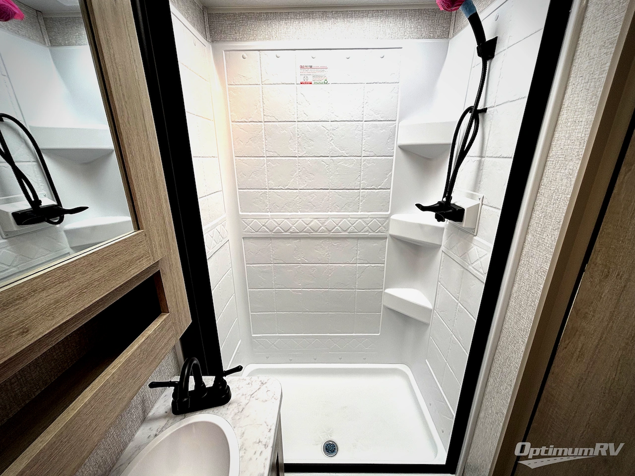 2026 East To West Della Terra 221ML Photo 13