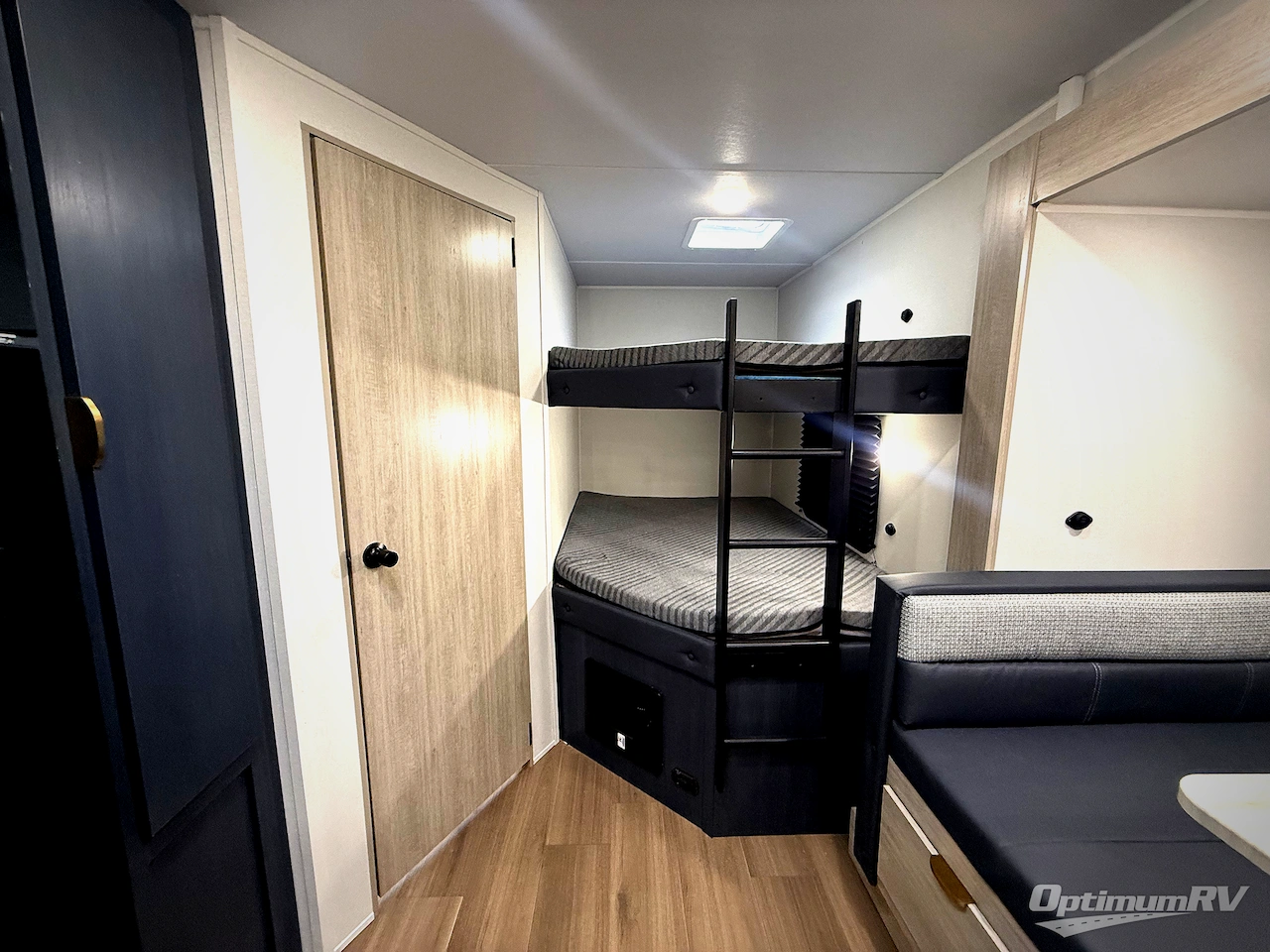 2026 East To West Acclaim 2700BH Photo 15