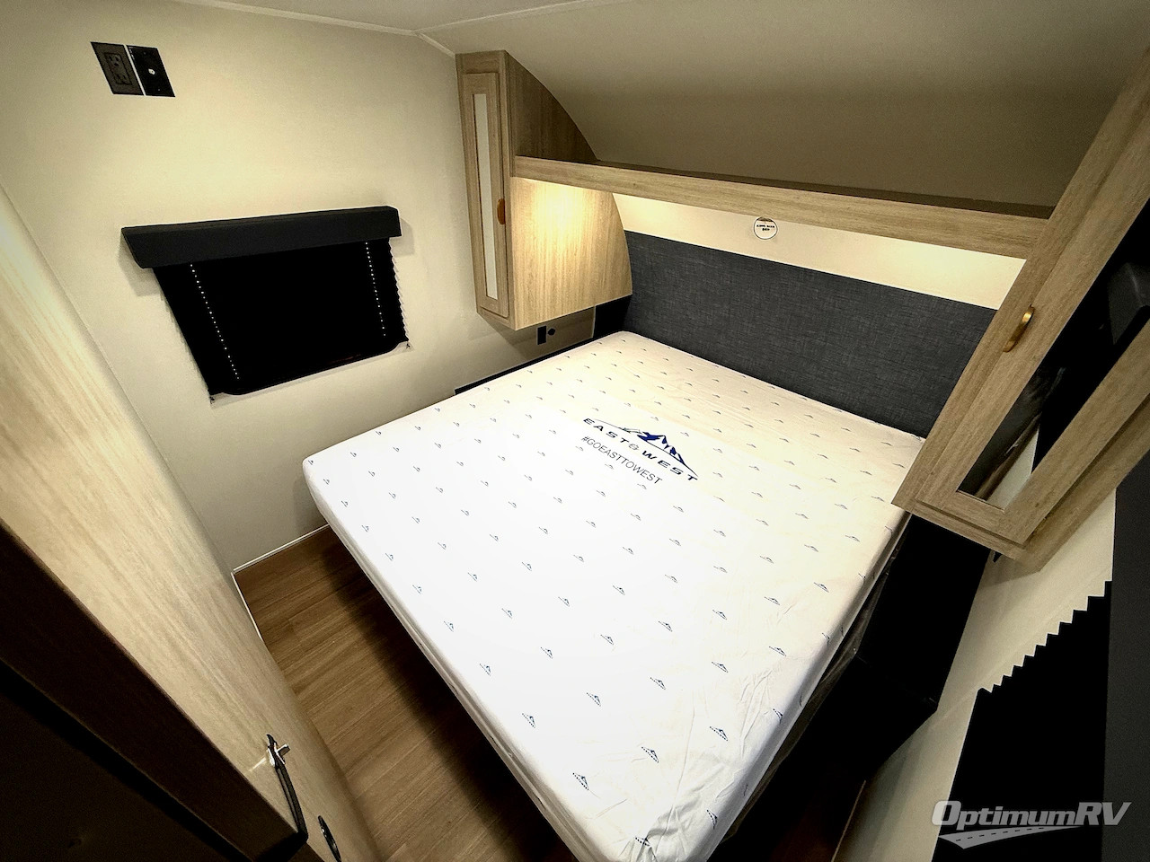 2026 East To West Acclaim 2400BH Photo 5