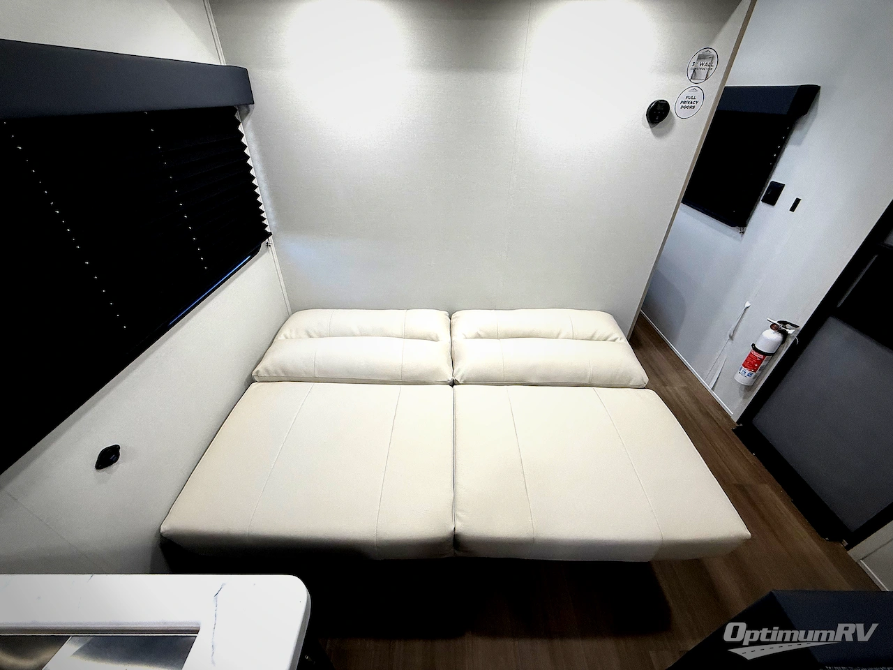 2026 East To West Acclaim 2400BH Photo 8