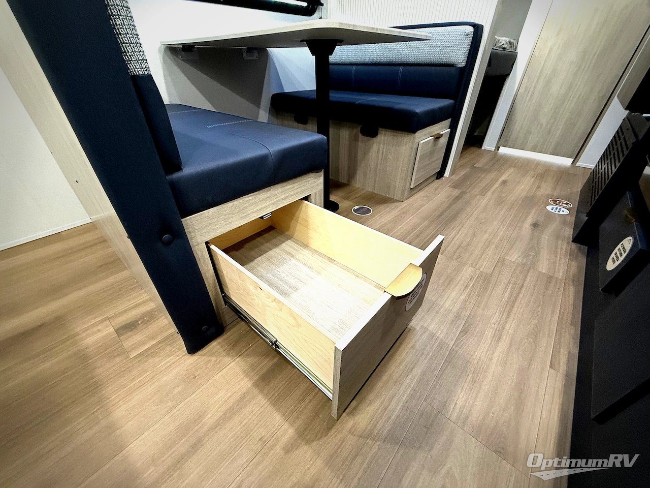 2026 East To West Acclaim 2400BH Photo 10