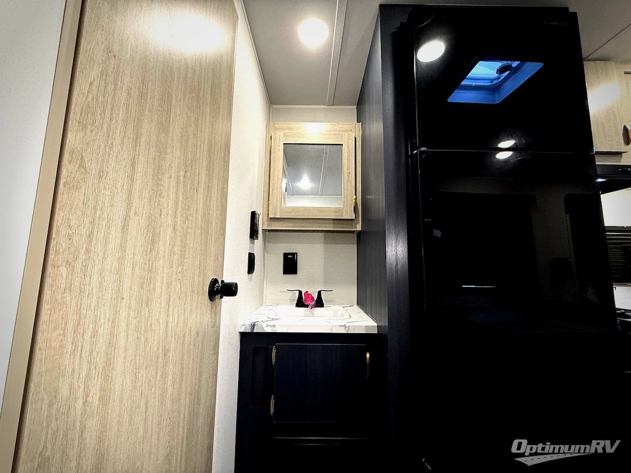 2026 East To West Acclaim 2400BH Photo 18