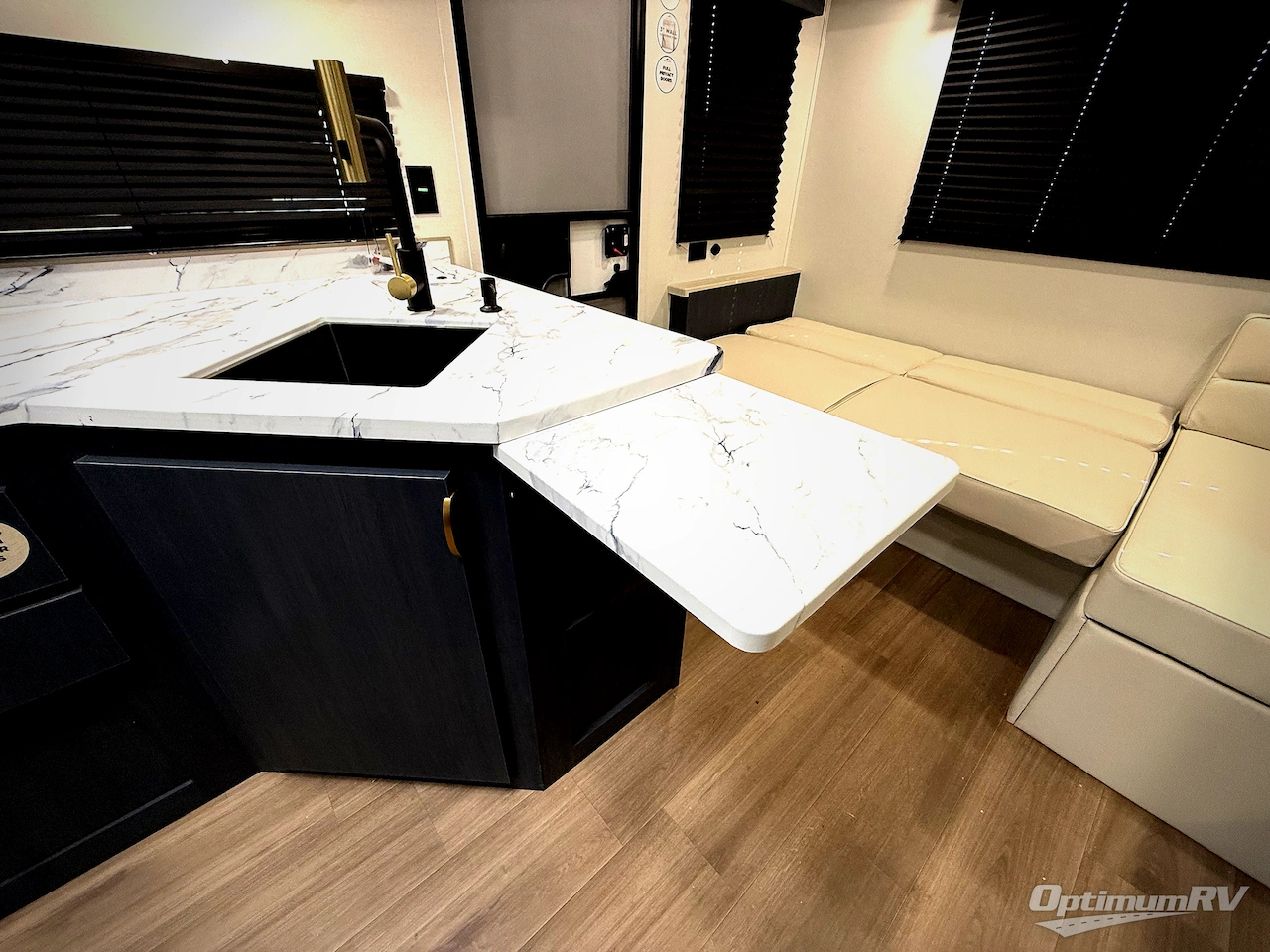 2026 East To West Acclaim 2550DS Photo 11