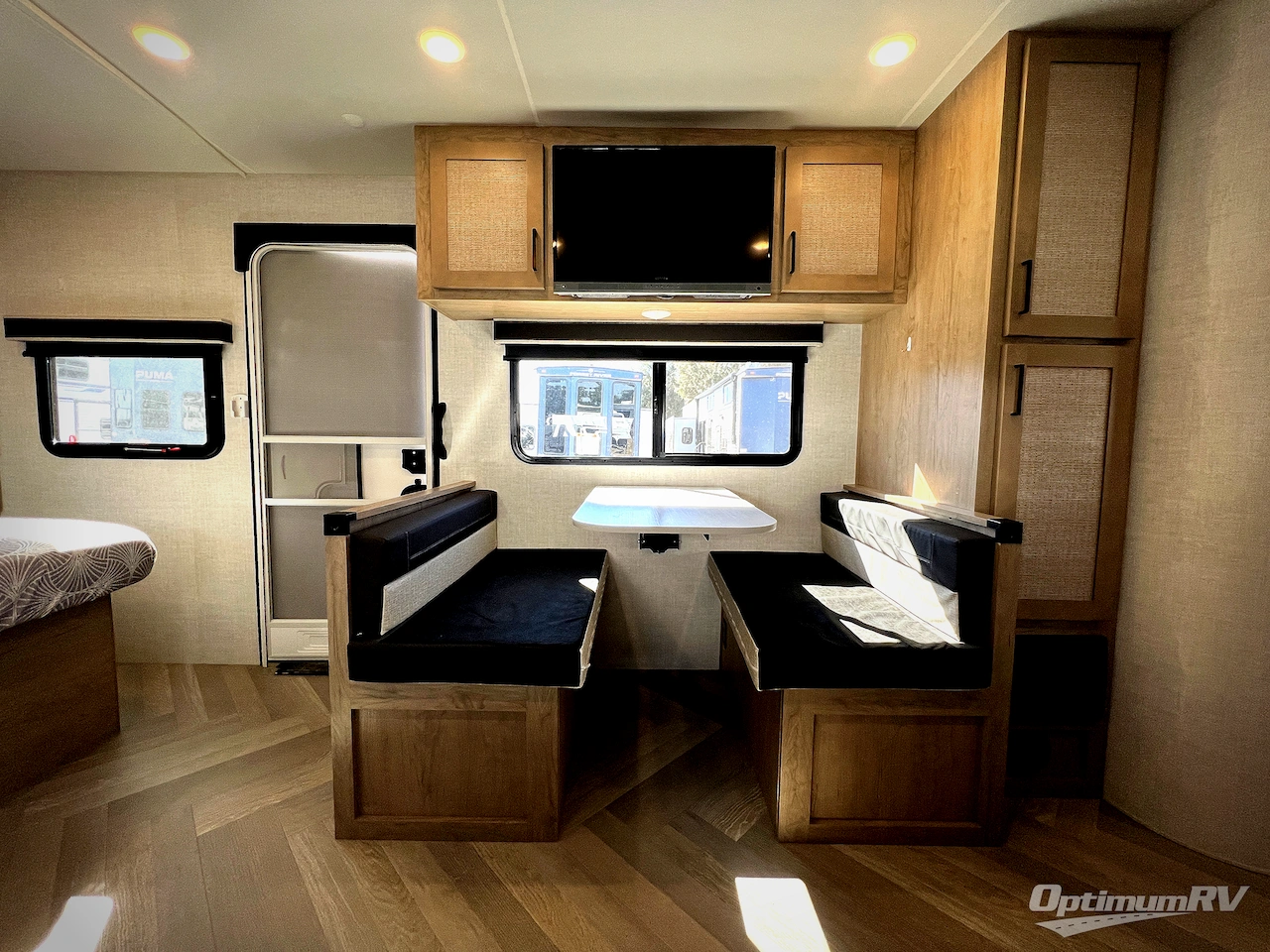 2024 Ember E-Series 22MLQ Photo 7