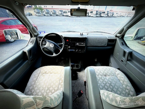 2001 Winnebago Rialta 22FD RV Photo 2