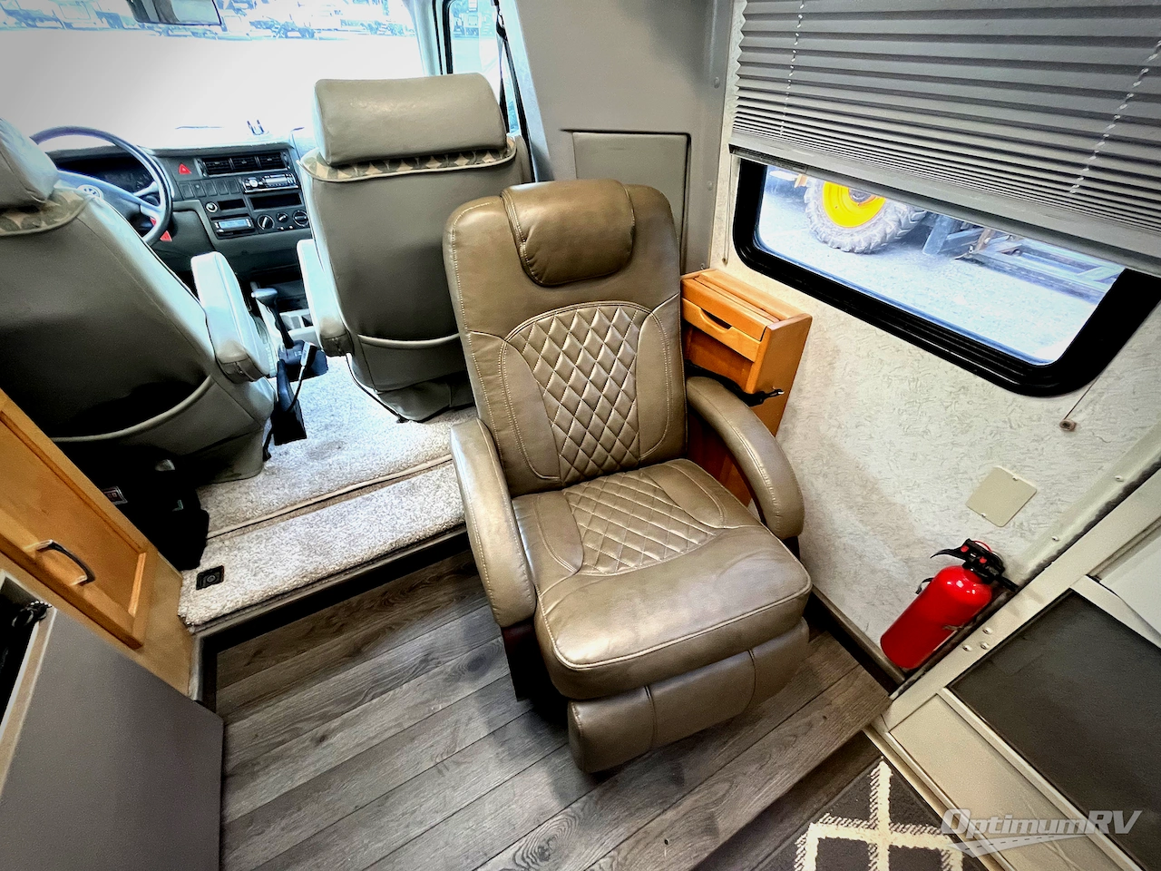 2001 Winnebago Rialta 22FD Photo 10