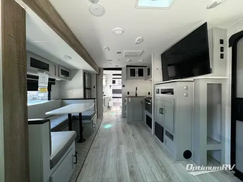 2022 Heartland North Trail 25LRSS RV Photo 4