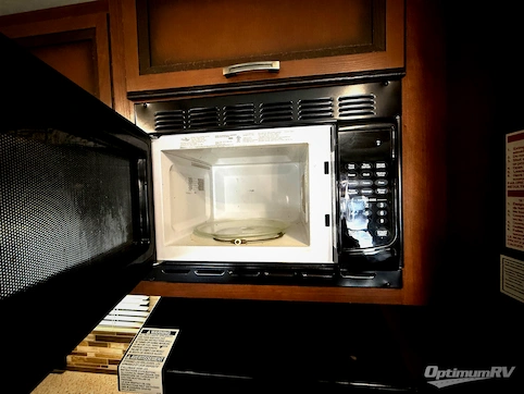 2014 CrossRoads Zinger ZT28BH RV Photo 3