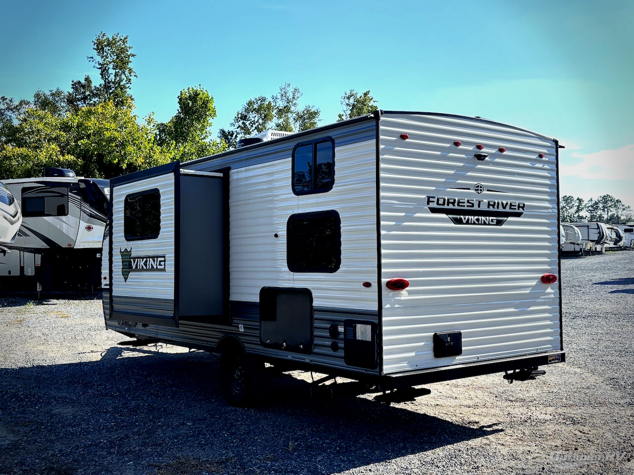 2025 Forest River Viking 4K Series 18DBS Photo 3