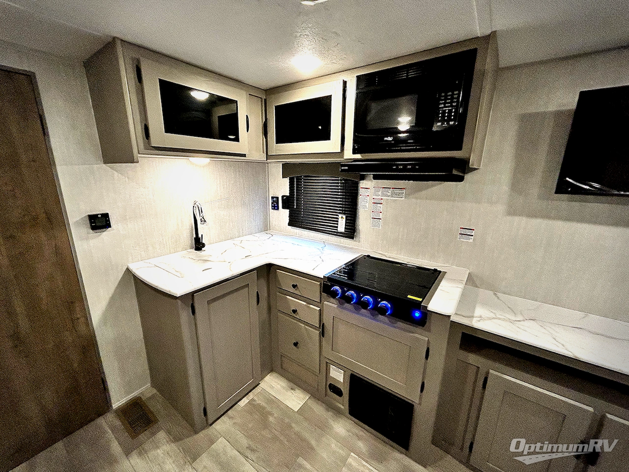 2025 Forest River Viking 6K Series 262BHS Photo 9