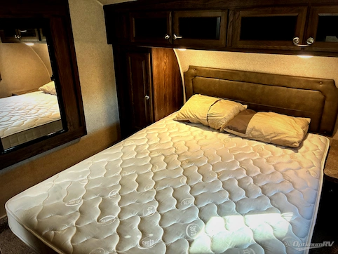 2018 Forest River Flagstaff Classic Super Lite 8528IKWS RV Photo 3