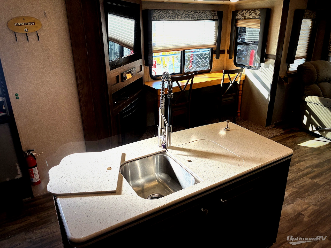 2018 Forest River Flagstaff Classic Super Lite 8528IKWS Photo 15