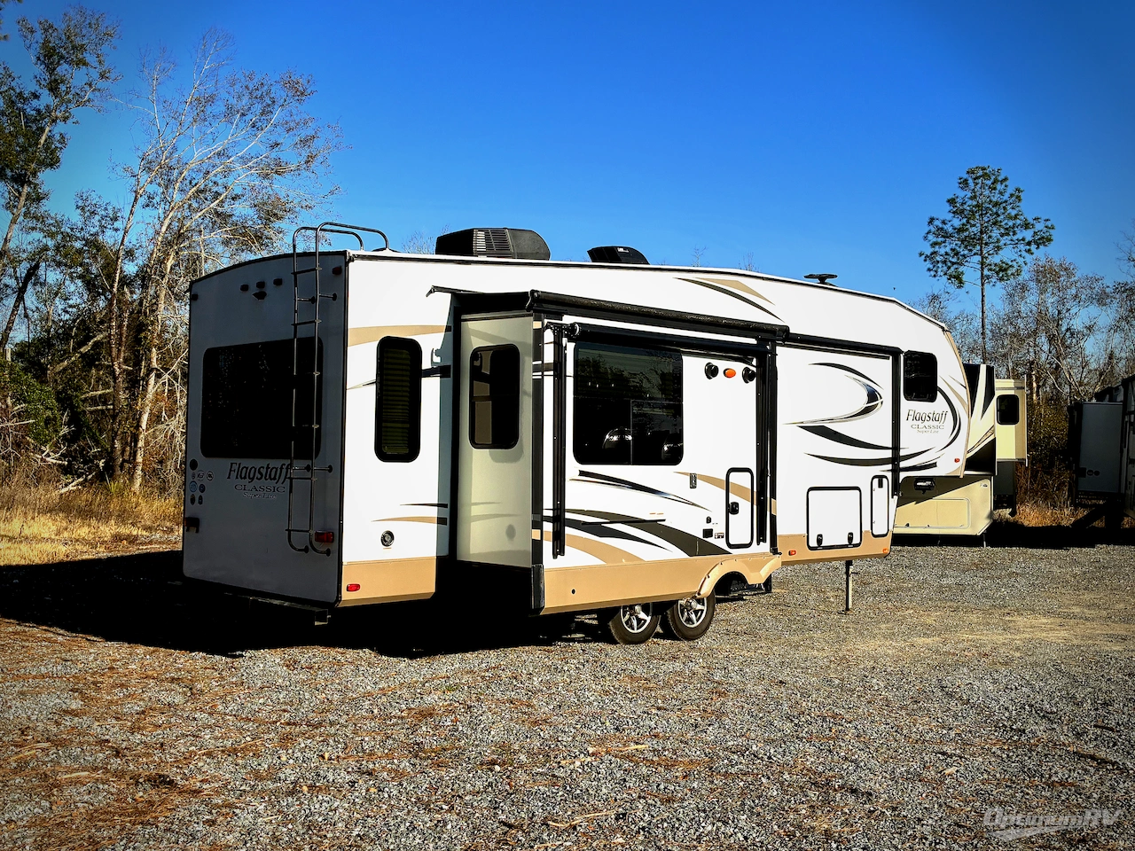 2018 Forest River Flagstaff Classic Super Lite 8528IKWS Photo 2