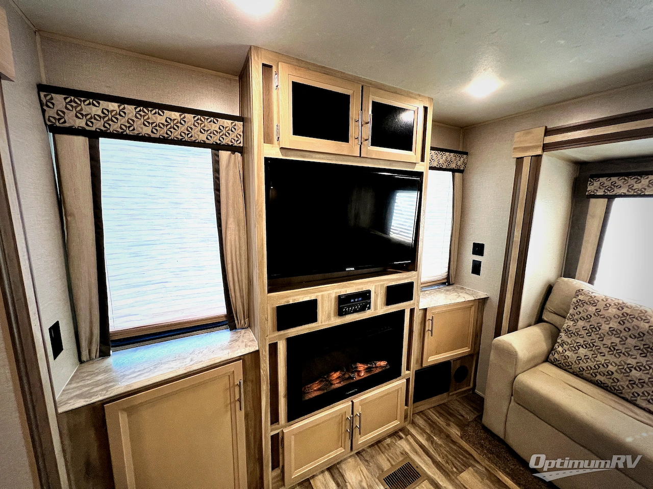 2020 Coachmen Catalina Legacy 333RETS Photo 9