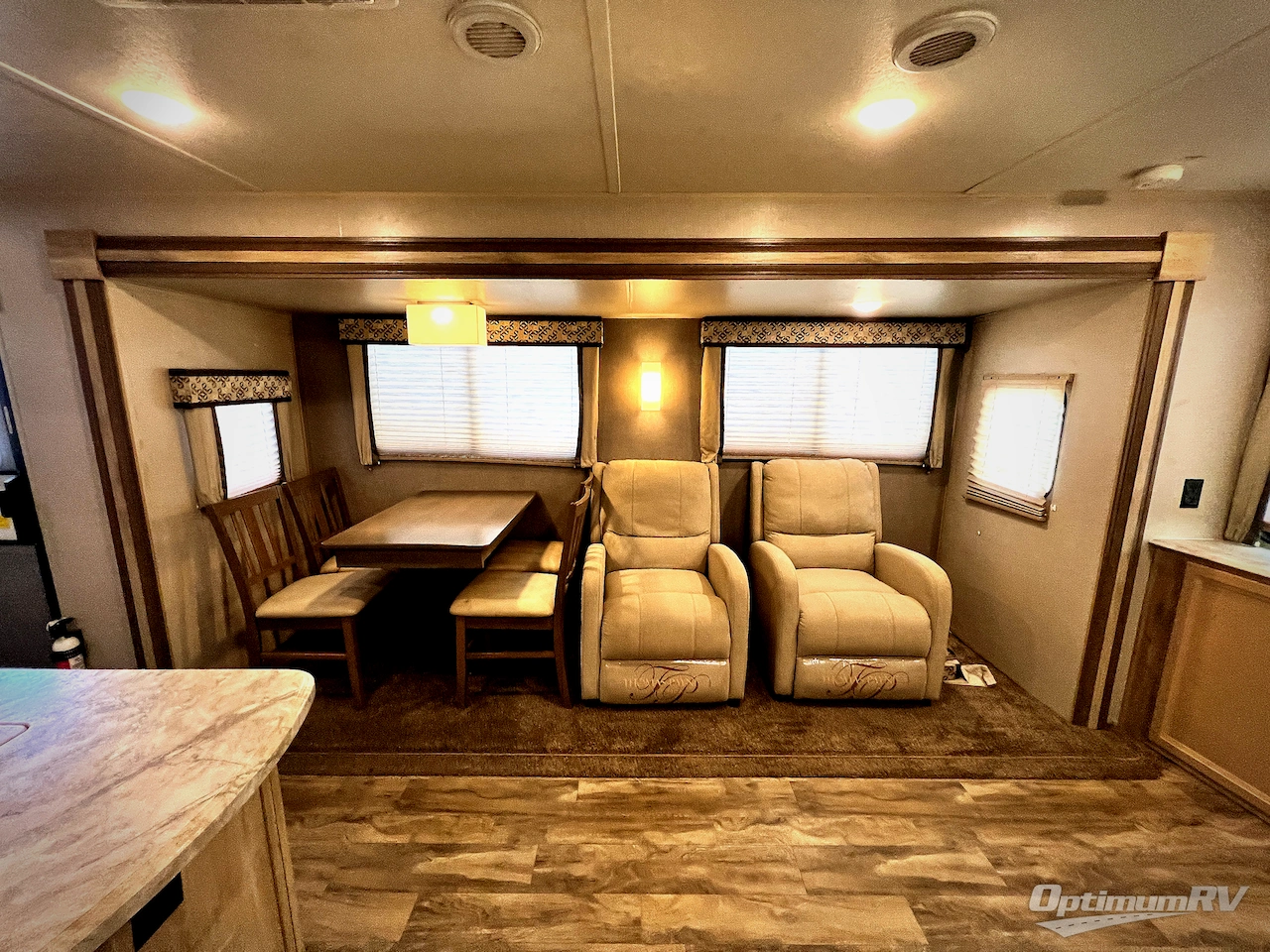 2020 Coachmen Catalina Legacy 333RETS Photo 6