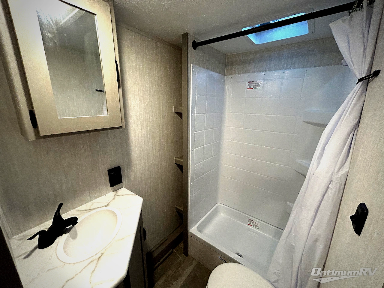 2025 Forest River Viking 4K Series 18BH Photo 13