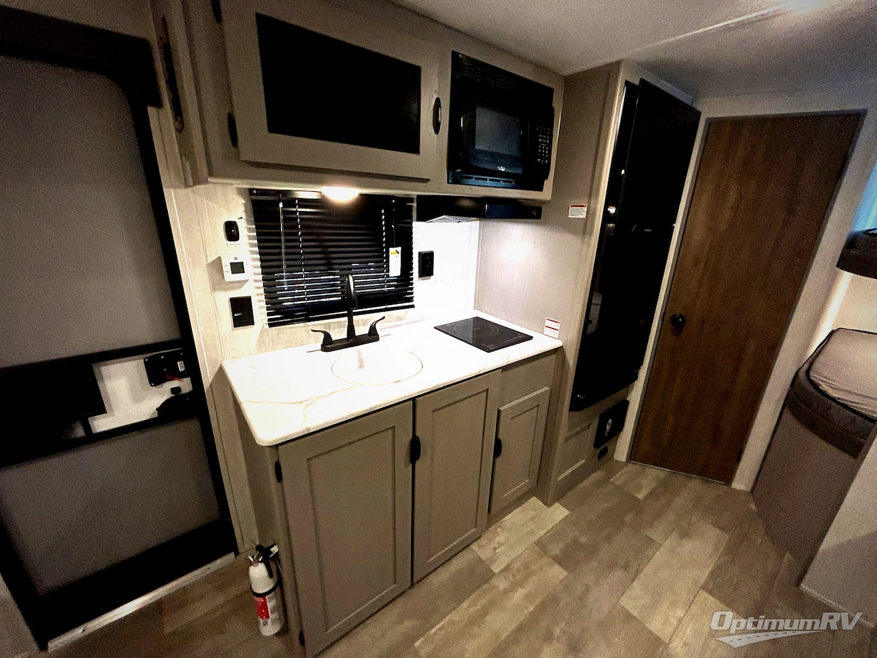 2025 Forest River Viking 4K Series 18BH Photo 7