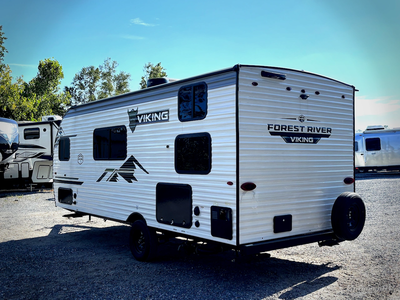 2025 Forest River Viking 4K Series 18BH Photo 3