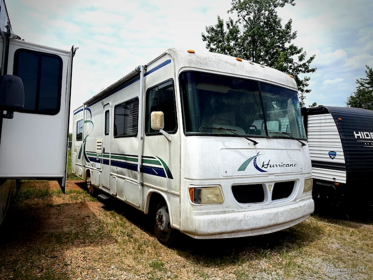 1999 Four Winds Hurricane 29D RV Photo 1