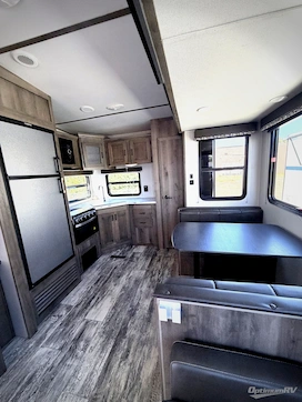 2020 Keystone Sprinter Campfire Edition 27FWML RV Photo 4