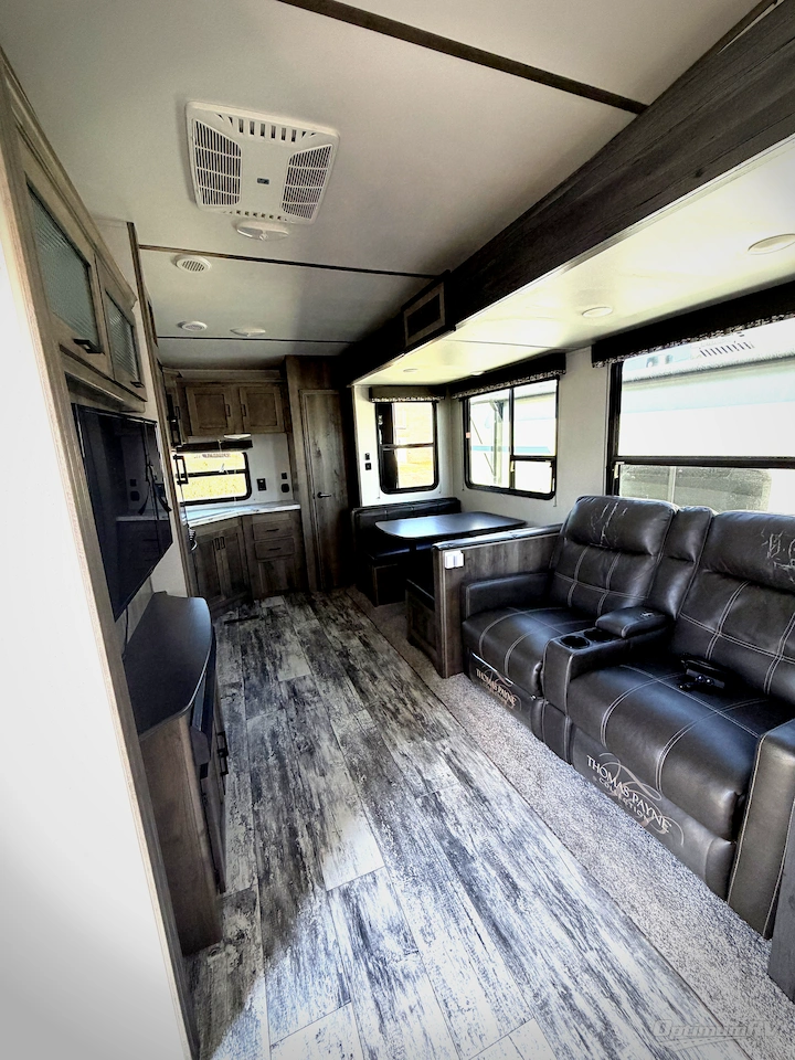 2020 Keystone Sprinter Campfire Edition 27FWML Photo 2