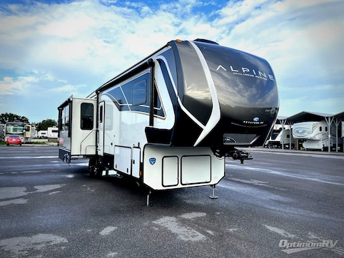 New 2025 Keystone Alpine Avalanche Edition 321RL Featured Photo