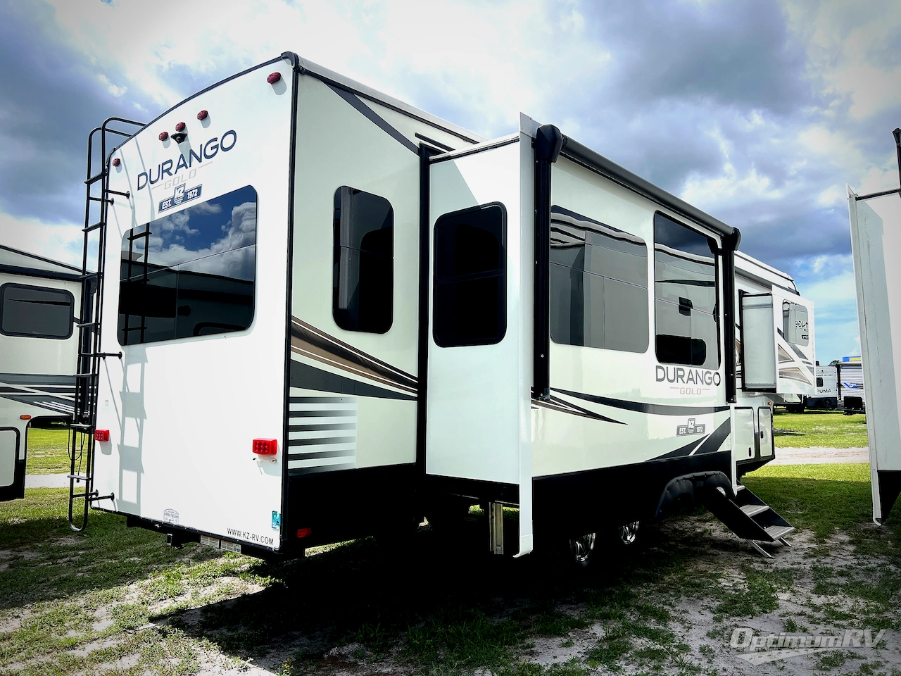 2022 KZ Durango Gold G356RLQ Photo 2