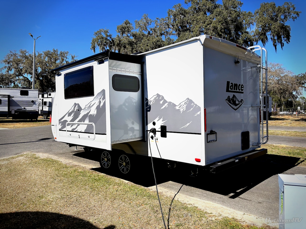 2026 Lance Lance Travel Trailers 1995 Photo 3