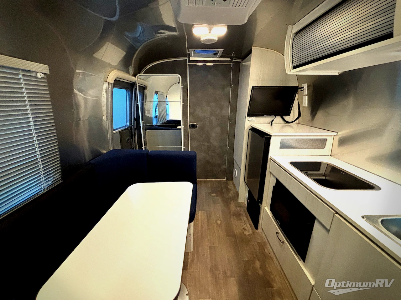 2021 Airstream Bambi 22FB Photo 4