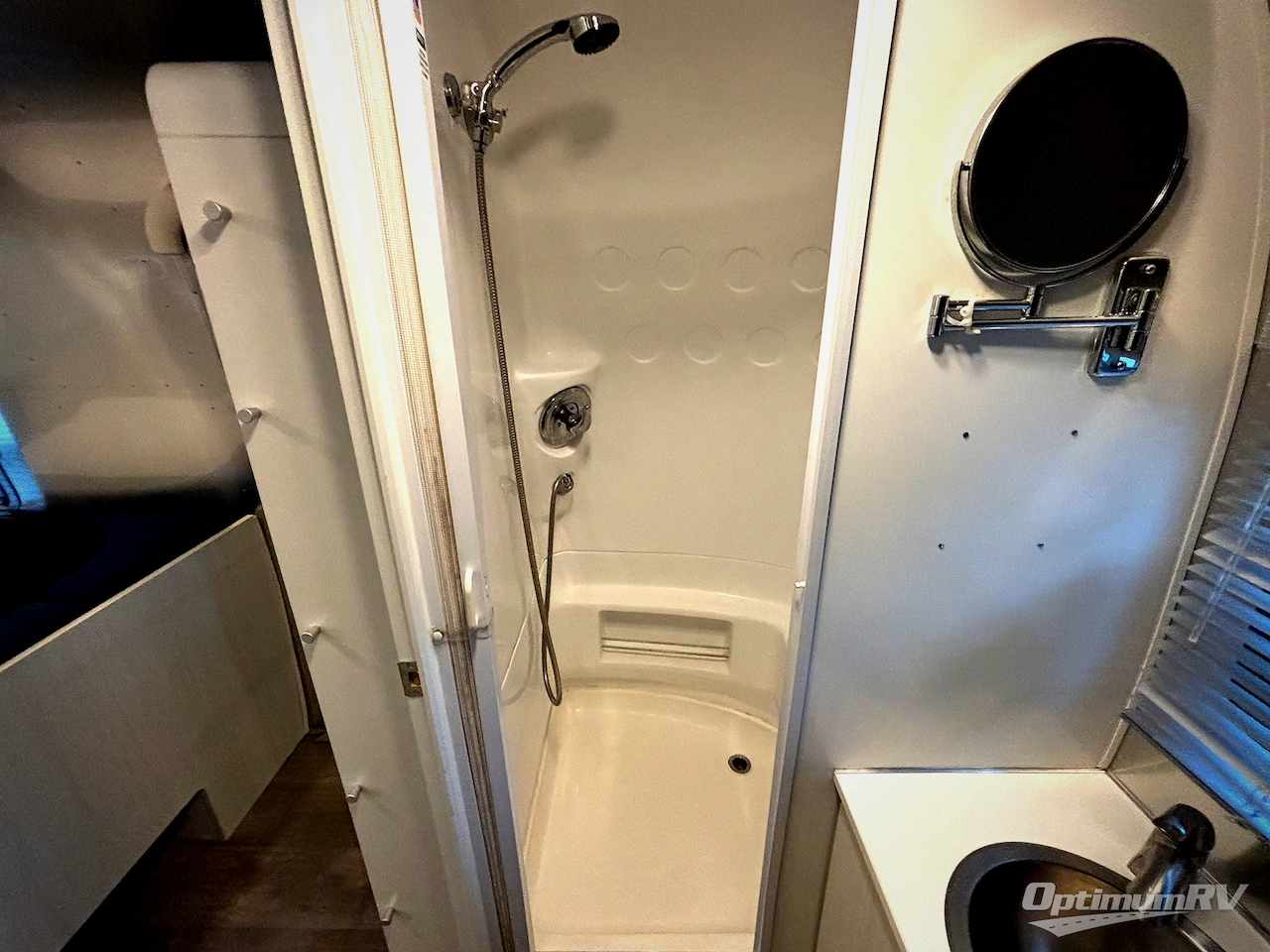 2021 Airstream Bambi 22FB Photo 14