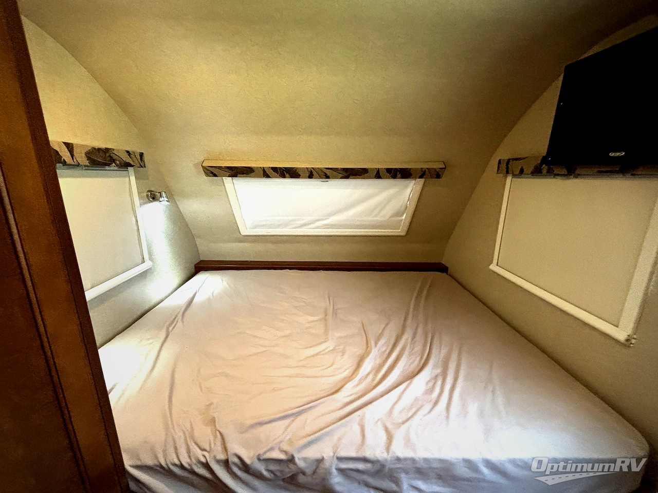 2016 Lance Lance Travel Trailers 1575 Photo 4