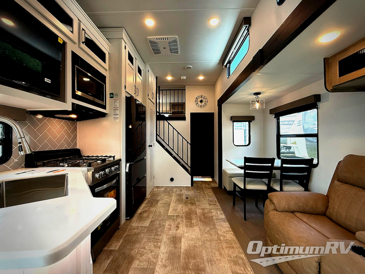 2026 Palomino Puma Destination 429LFT Photo 5