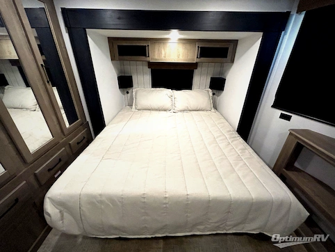 2026 Palomino Puma Destination 420LFT RV Photo 2