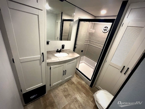 2026 Palomino Puma Destination 420LFT RV Photo 4