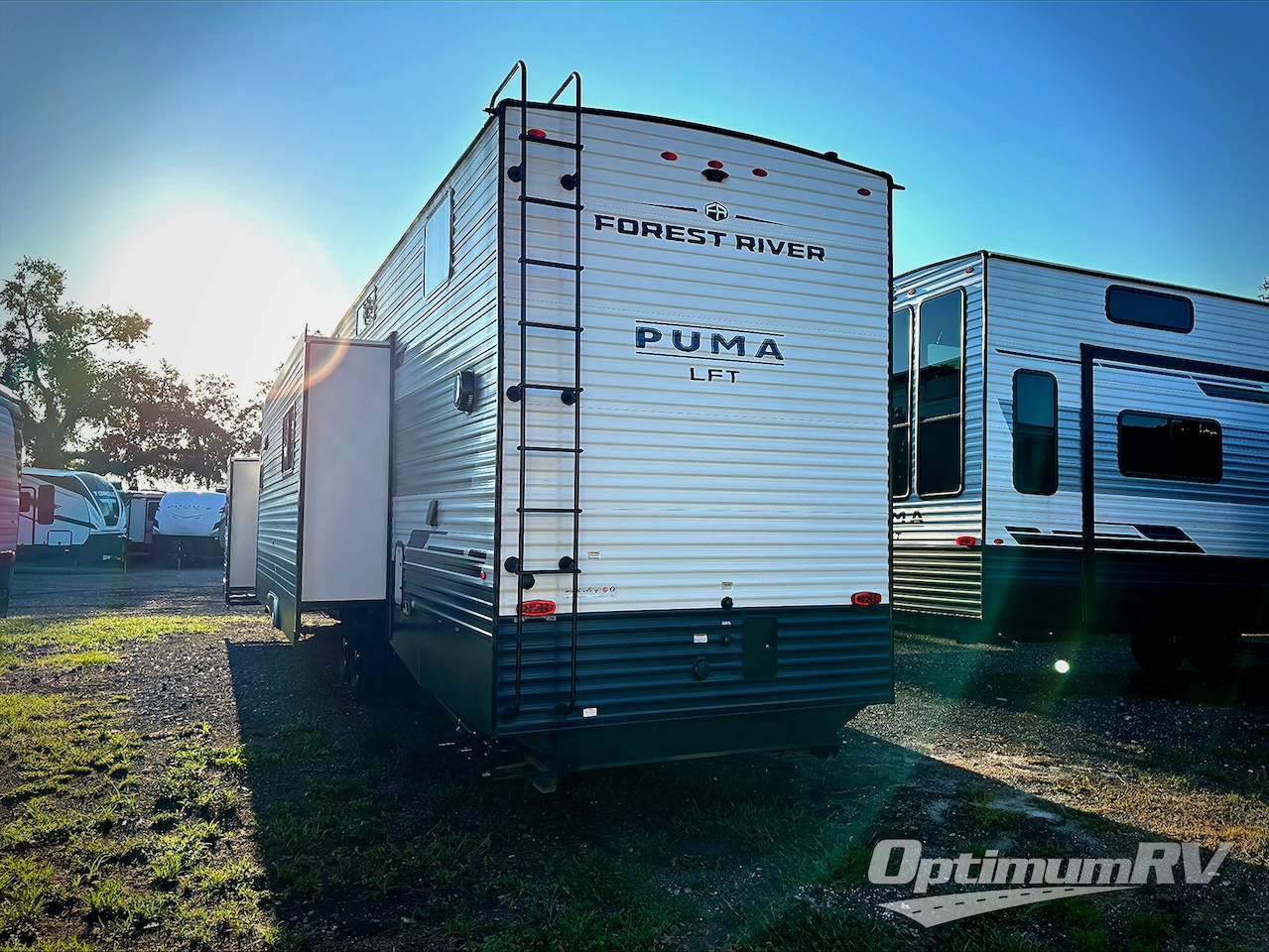 2026 Palomino Puma Destination 420LFT Photo 2