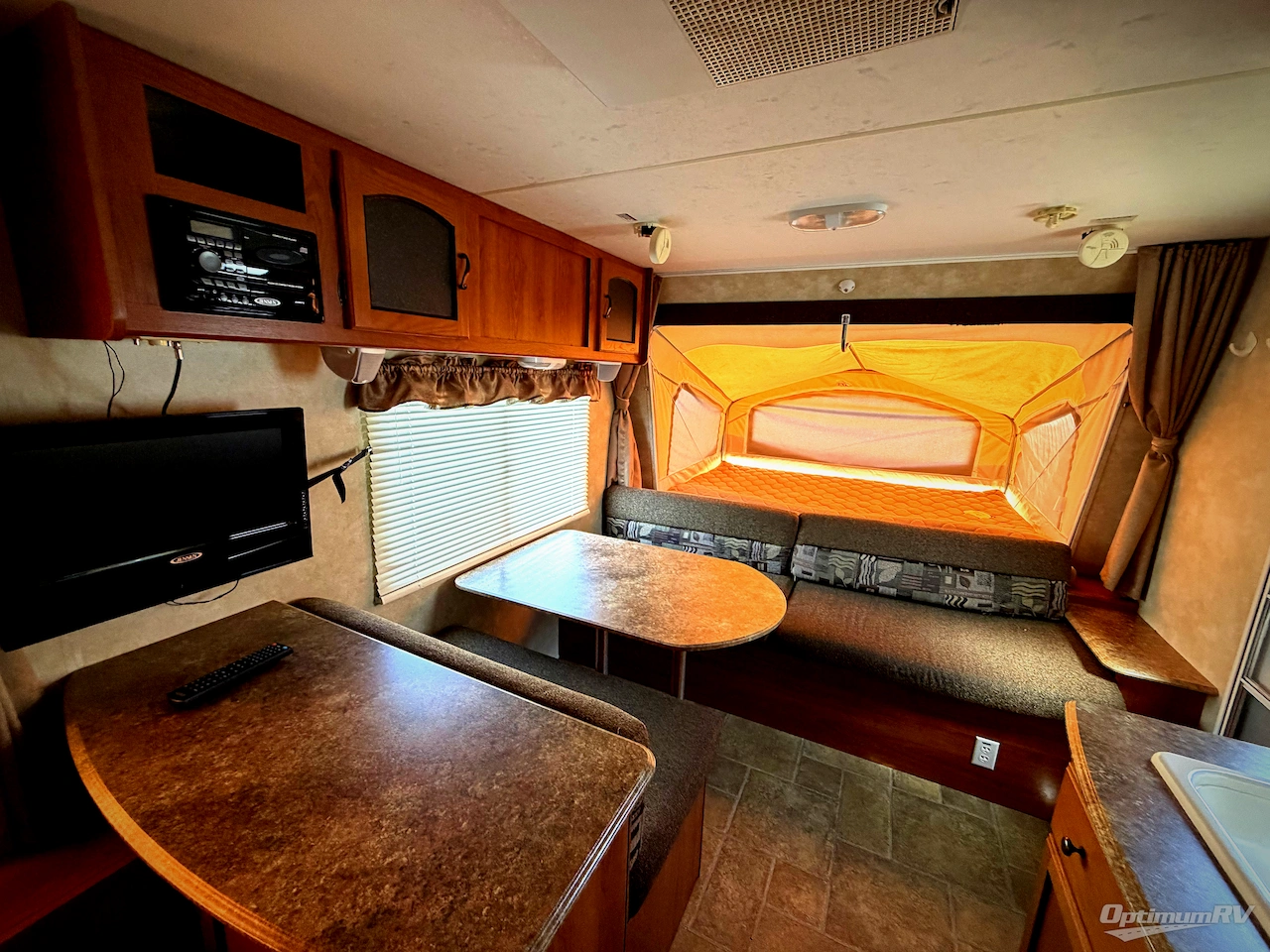 2012 Coachmen Freedom Express LTZ 19SQX Photo 6