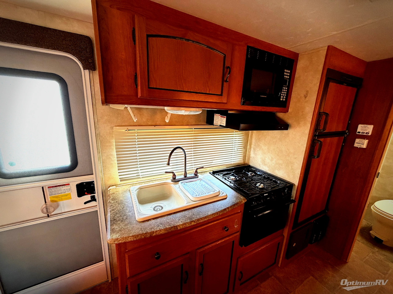 2012 Coachmen Freedom Express LTZ 19SQX Photo 9
