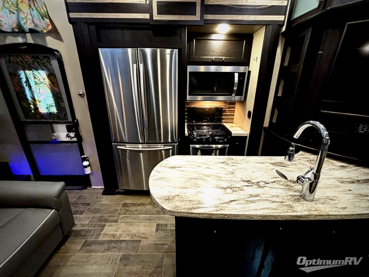 2017 Keystone Fuzion 423 Photo 6